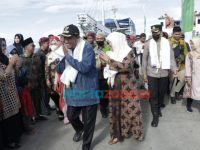Kalung Sorban dan Bunga Melati Warnai Kunjungan Bupati Sumenep di Pulau Ra'as