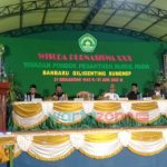 Kukuhkan 74 Santri, Pengasuh Ponpes Nurul Huda Banbaru Beri Wejangan Santri Tidak Lupa pada Guru