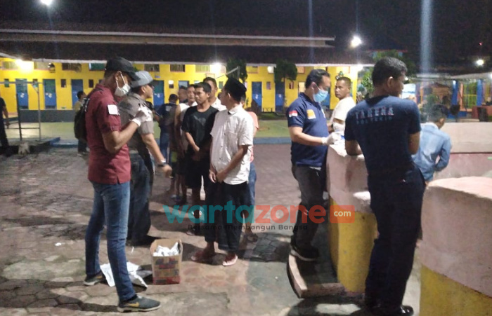 Lapas Kelas IIA Pamekasan Cek Kamar Hunian dan Tes Urin WBP Secara Acak