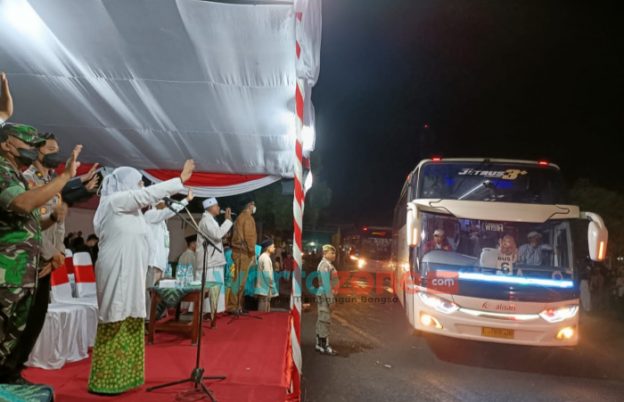 Lepas Keberangkatan 316 JCH, Wabup Sumenep_ Semoga Diberi Kemudahan Menggapai Haji Mabrur