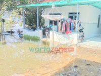 Tanggul Jebol, Sejumlah Rumah Warga Gersik Putih Sumenep Tergenang