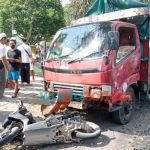 Truk Bermuatan 10 Ton Semen Seruduk Motor, Bapak Tewas Anaknya Luka Parah