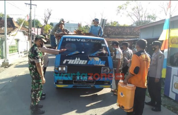 Cegah Penyebaran Wabah PMK, Polres Pamekasan Dirikan Pos Cek Poin di Perbatasan