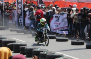 Cetak Pembalap Berprestasi di Jalur Resmi, Bupati Sumenep Apresiasi Terselenggaranya Drag Bike Championship