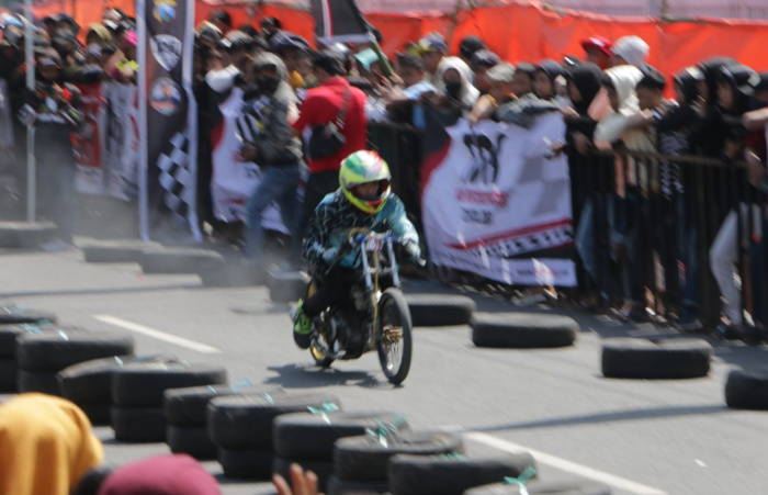 Cetak Pembalap Berprestasi di Jalur Resmi, Bupati Sumenep Apresiasi Terselenggaranya Drag Bike Championship