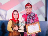 Mas Tamam Terima Penghargaan Sebagai Tokoh Penggerak Koperasi Terbaik