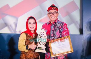 Mas Tamam Terima Penghargaan Sebagai Tokoh Penggerak Koperasi Terbaik