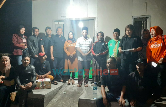Relawan Jember Swadaya Bedah Dua Rumah Bekas Kebakaran