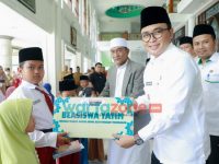 Beri Santunan Anak Yatim, Bupati Pamekasan_ Kalian Adalah Penentu Masa Depan Bangsa Ini