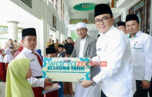 Beri Santunan Anak Yatim, Bupati Pamekasan: Kalian Adalah Penentu Masa Depan Bangsa Ini