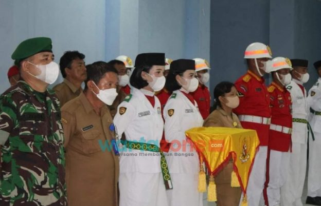 Bupati Ya'atulo Gulo Kukuhkan 31 Paskibraka Kabupaten Nias