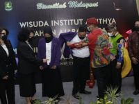 Hadiri Wisuda Siswa Institut Amitya, Bupati Sumenep Minta Kerja Sama Pendidikan Perhotelan Berlanjut