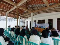 KKN-LD INKADHA Edukasi Mendidik Anak Melalui Seminar Digital Parenting