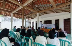 KKN-LD INKADHA Edukasi Mendidik Anak Melalui Seminar Digital Parenting