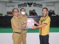 Pemkab Nias Sampaikan KUA dan PPAS Kepada DPRD