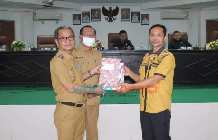 Pemkab Nias Sampaikan KUA dan PPAS Kepada DPRD