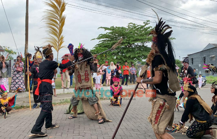 Ratusan Warga Ikut Karnaval di Jalanan Perumahan, Ungkapan Kemerdekan Pasca Dua Tahun Pandemi Covid-19