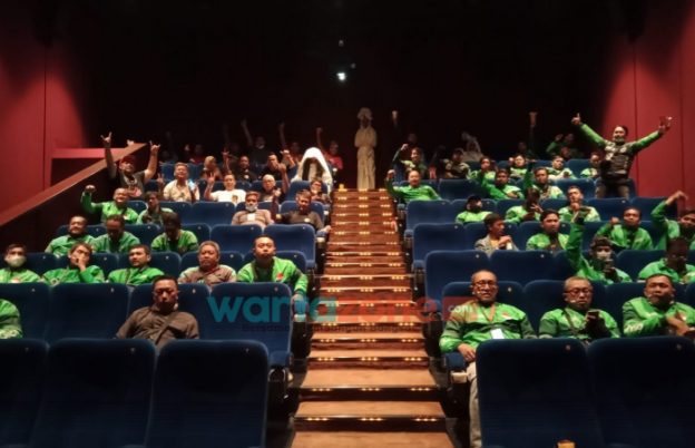 Rayakan HUT ke-77 RI, Ratusan Mitra Pengemudi Grab di 6 Kota Nonton Film Besutan Sineas Indonesia