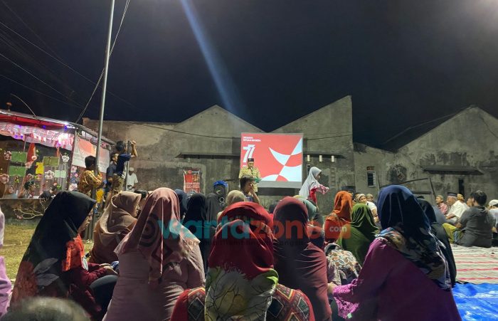 Rayakan Malam Peringatan HUT RI ke-77, Ratusan Warga Perumahan Jember Nobar Film Pahlawan Jendral Soedirman