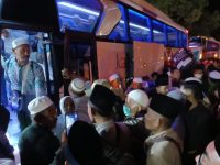 Sambut Kedatangan Jamaah Haji, Bupati Sumenep Sematkan Harapan Jadi Teladan Masyarakat