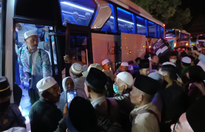Sambut Kedatangan Jamaah Haji, Bupati Sumenep Sematkan Harapan Jadi Teladan Masyarakat
