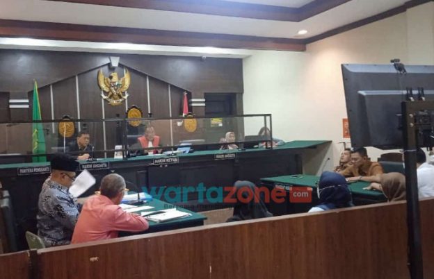 Sidang Ketiga Pra Peradilan Korupsi Pemotongan Honor Covid-19 di Jember Hadirkan Tiga Saksi