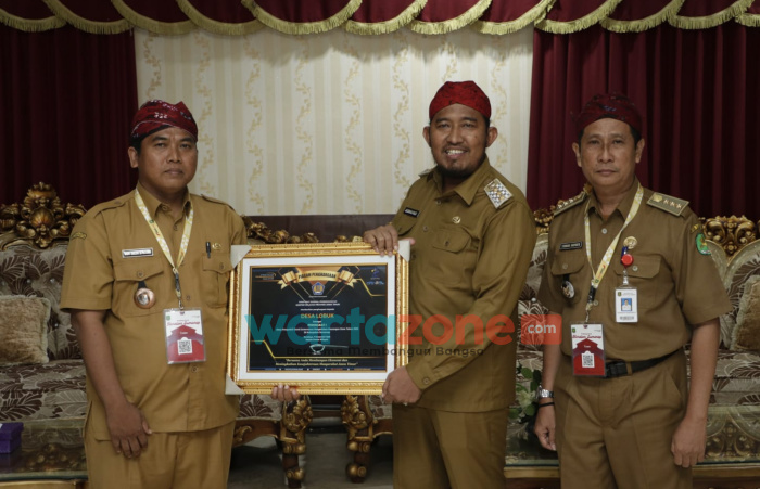 Apik Kelola Keuangan Desa, Pemdes Lobuk Raih Penghargaan Prospektif Good Governance