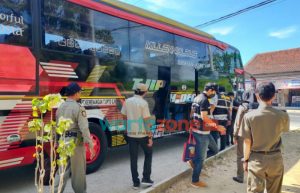 Gencar Berantas Rokok Ilegal, Satpol PP Sumenep Bersama Tim Gabungan Sisir Pelabuhan Hingga Terminal