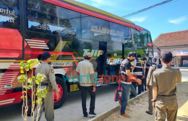 Gencar Berantas Rokok Ilegal, Satpol PP Sumenep Bersama Tim Gabungan Sisir Pelabuhan Hingga Terminal