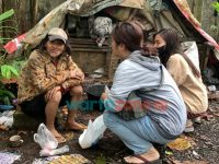 Kakek Pemulung Tinggal di Bekas Hutan Jati Kota Jember, Relawan Upayakan Dipindah ke Tempat Layak
