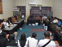 Audiensi ke DPRD Sumenep, Puluhan Tenaga Sukwan Kesehatan Minta Diperjuangkan Nasibnya