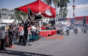 Bupati Hendy Resmikan Road Race dan Supermoto 2022 di depan Alun-Alun Pemkab Jember
