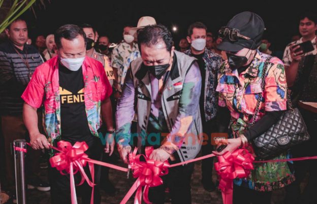 Bupati Jember Hadiri Peresmian Dira Beach Cafe Kencong