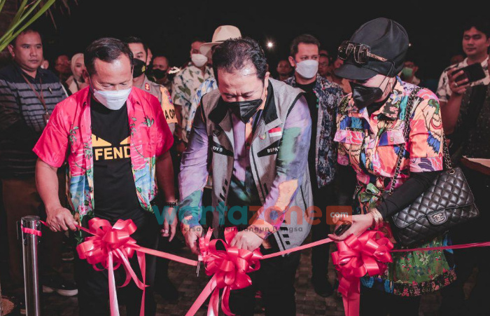 Bupati Jember Hadiri Peresmian Dira Beach Cafe Kencong