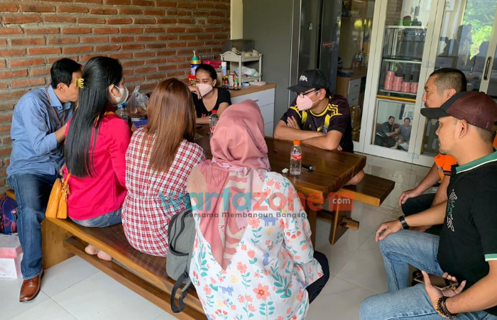 Datangi Rumah Owner Investasi Bodong dan Arisan Online, Para Korban Tempuh Mediasi Harapkan Uang Kembali