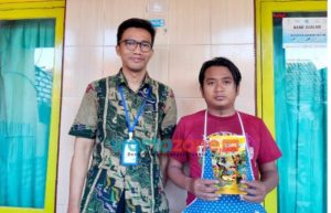 Dosen DKV ITS Bantu Produk Camilan Olahan Kulit Ikan di Pamekasan Naik Kelas