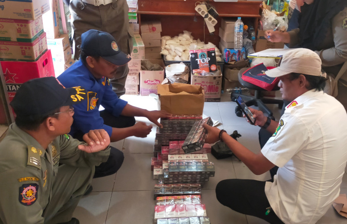 Hasil Inventarisir Rokok Ilegal 19 Kecamatan, Satpol PP Sumenep Bersama Bea Cukai Amankan 104 Merek