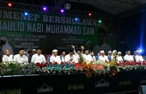 Sumenep Bersholawat Hadirkan Wakil Ketua PBNU, Bupati Achmad Fauzi: Semoga Dinilai Ibadah