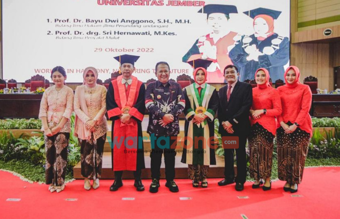 Bupati Jember Hadiri Pengukuhan Dua Guru Besar di Unej