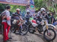Bupati Jember Lepas Ribuan Peserta Adventure Trail di Pantai Papuma