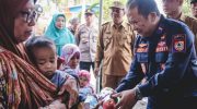 Bupati Jember Salurkan BLT DBHCHT kepala Warga Tiga Desa dalam Sehari