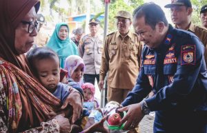Bupati Jember Salurkan BLT DBHCHT kepada Warga Tiga Desa dalam Sehari
