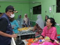 Bupati Sumenep Turun ke Lokasi Banjir Pragaan, Sambangi Ponpes Al-Amin hingga Pasien di Puskesmas