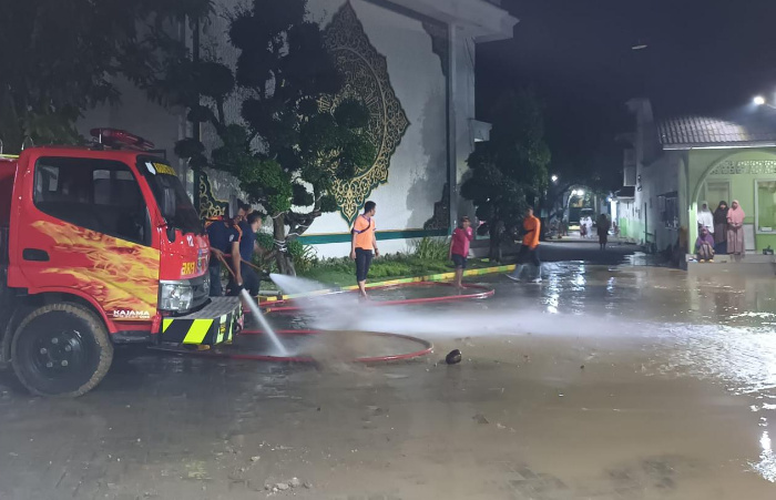 Gerak Cepat, Bupati Sumenep Bertolak dari Luar Kota Usai Terima Laporan Banjir Pragaan