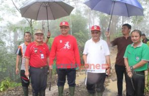 Hadiri Gotong Royong di Kecamatan Botomuzoi, Wakil Bupati Nias Gelorakan Semangat Kebersamaan