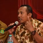 Foto: Ketua Komisi I DPRD Sumenep Darul Hasyim Fath, saat menjadi pembicara peningkatan kapasitas aparatur pemerintah desa angkatan II, di salah satu hotel di Sumenep.