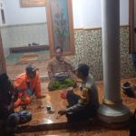 Foto: Evakuasi di rumah-rumah warga terdampak banjir akibat luapan sungai yang melintasi empat desa di wilayah Kecamatan Jombang, Kabupaten Jember.