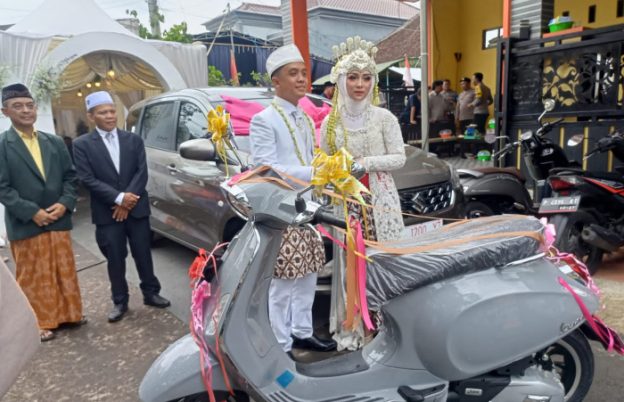 Keluarga Pengantin Perempuan dengan Pesta Pernikahan Ala Sultan di Jember, Ngaku Kaget Dapat Mahar Mewah