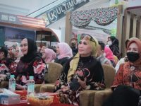 Pemkab Jember Kembali Raih Penghargaan Stan UMKM Terbaik dan Terfavorit
