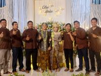 Pengantin Pernikahan Ala Sultan di Jember Saling Kenal Setelah Lama Saling Jomblo